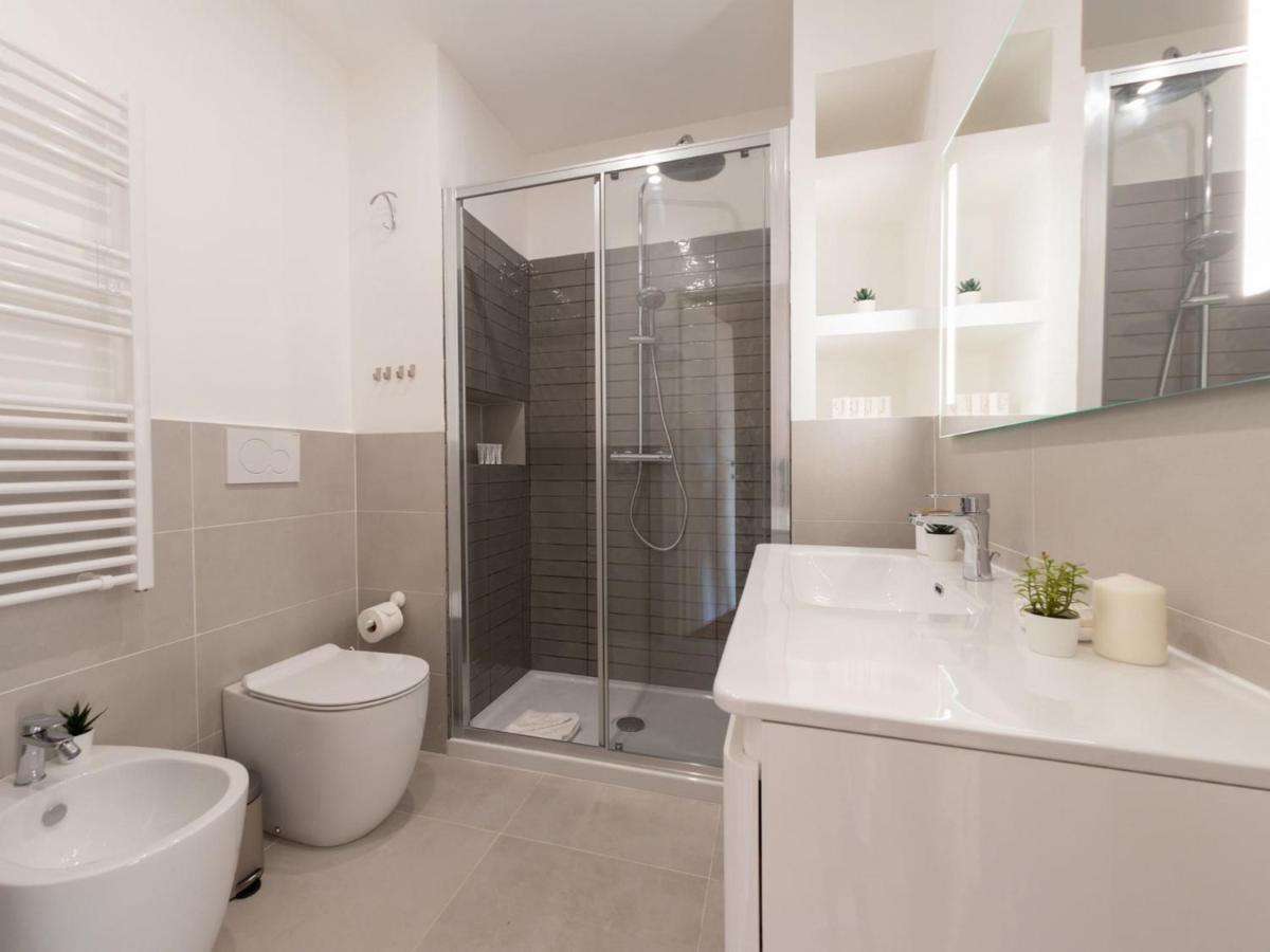 The Rent - Bright Near Isola Tiberina Rome