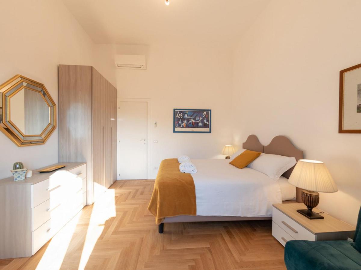 The Rent - Bright Near Isola Tiberina Apartment *